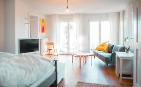 Bed & Breakfast Unter Den Linden